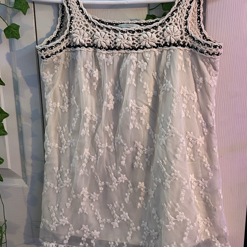 dressbarn White Floral Lace Blouse with Black Trim